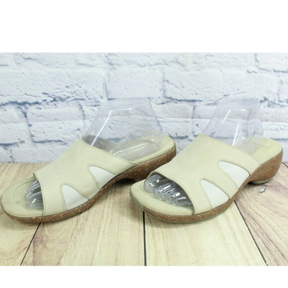 Merrell Sundial Cream Leather Slip On Comfort Casual Wedge Sandals Size 10 - Picture 2 of 9